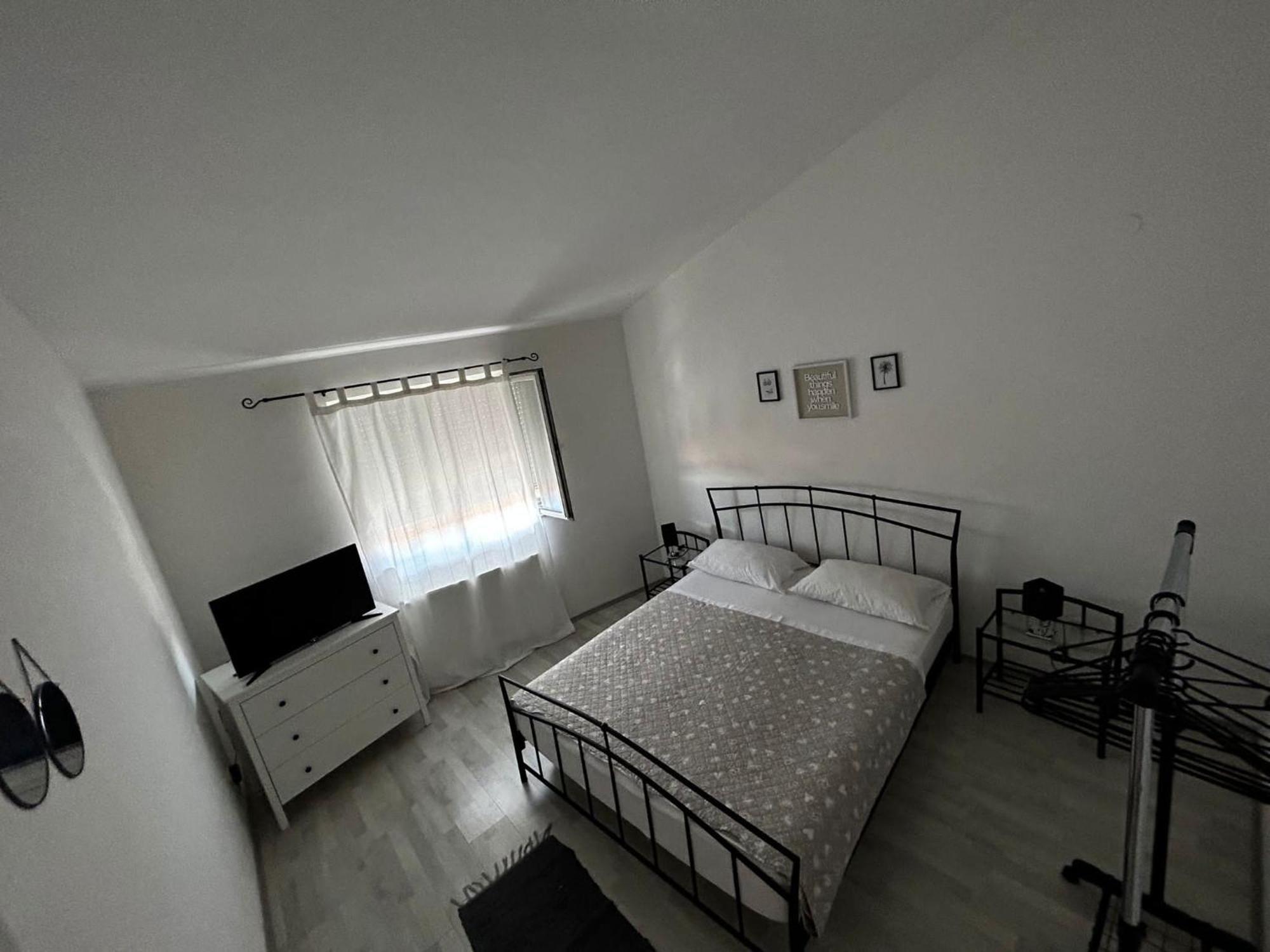 Apartments Petrovic Pirovac Δωμάτιο φωτογραφία