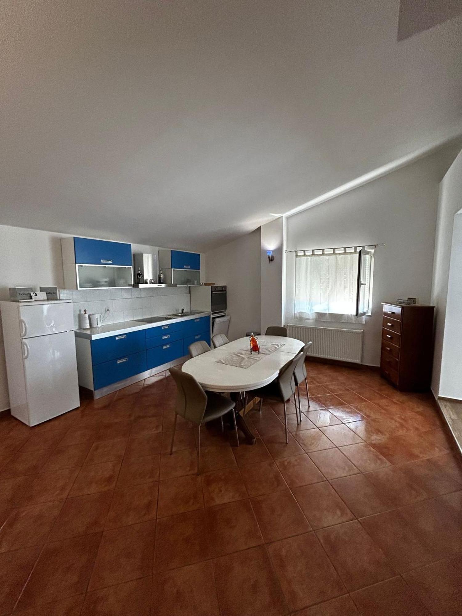 Apartments Petrovic Pirovac Εξωτερικό φωτογραφία