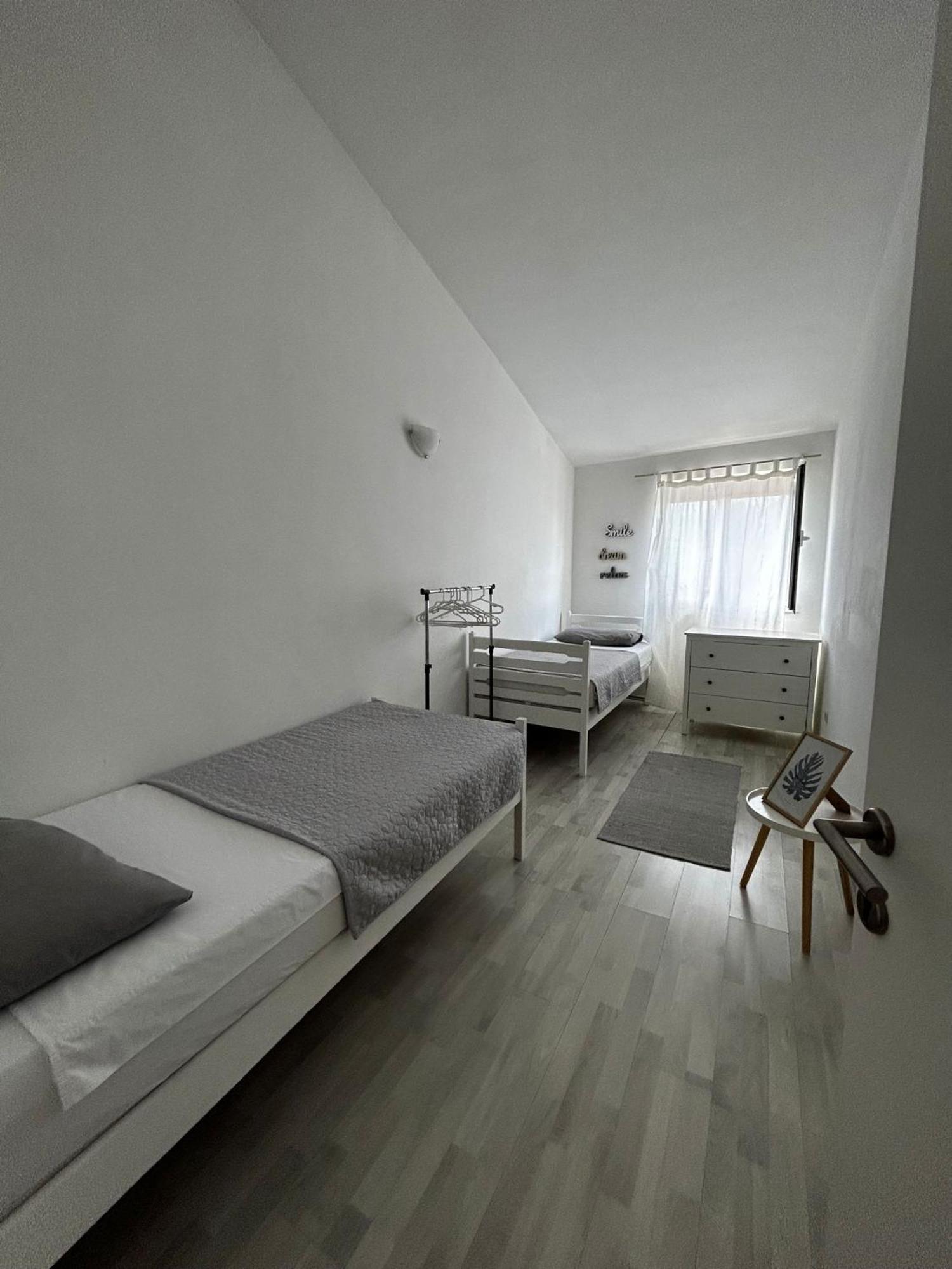 Apartments Petrovic Pirovac Εξωτερικό φωτογραφία