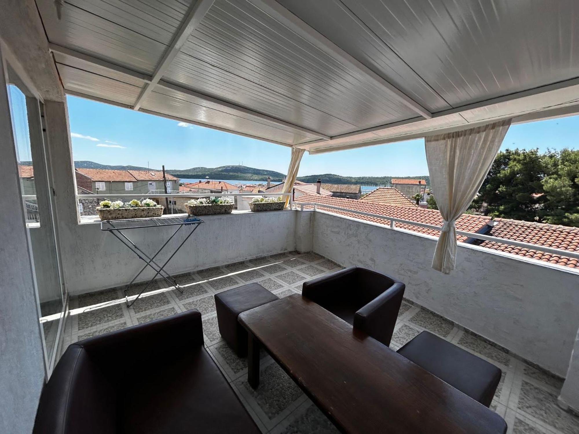 Apartments Petrovic Pirovac Εξωτερικό φωτογραφία