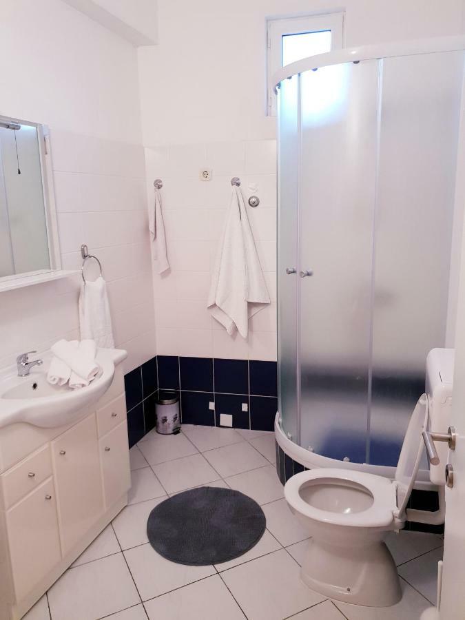 Apartments Petrovic Pirovac Εξωτερικό φωτογραφία