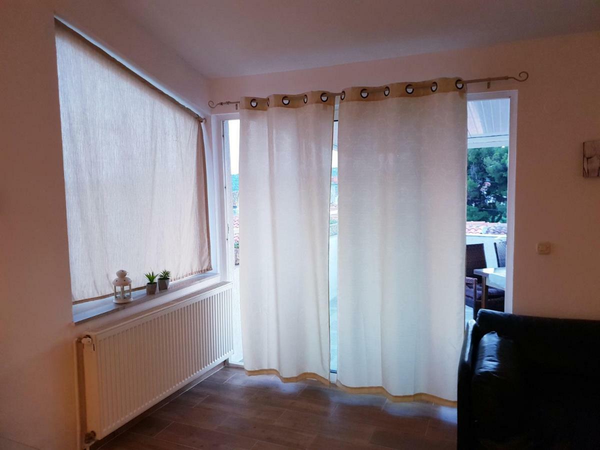 Apartments Petrovic Pirovac Εξωτερικό φωτογραφία